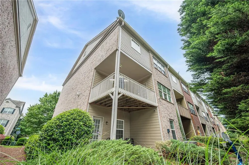 3880 Fairhill Point Alpharetta, GA 30004