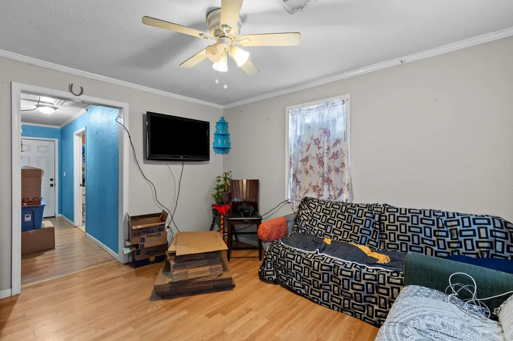 1412 Oaklawn Street Bellmead, TX 76705