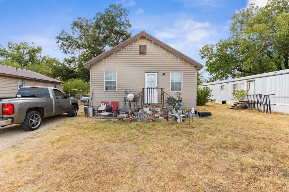 1412 Oaklawn Street Bellmead, TX 76705