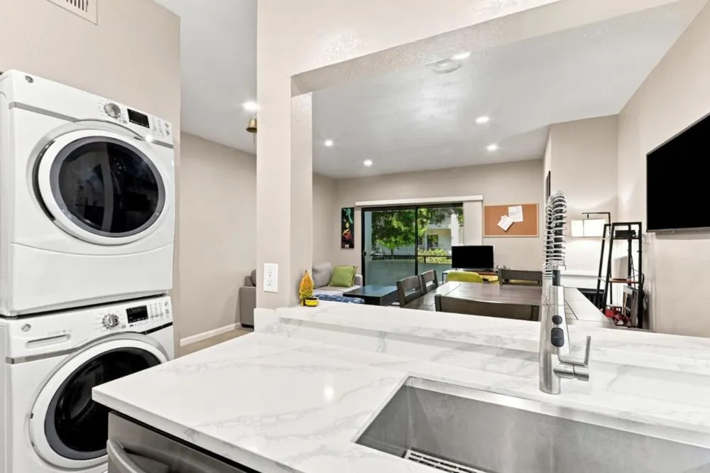 4671 Albany Circle #109 San Jose, CA 95129