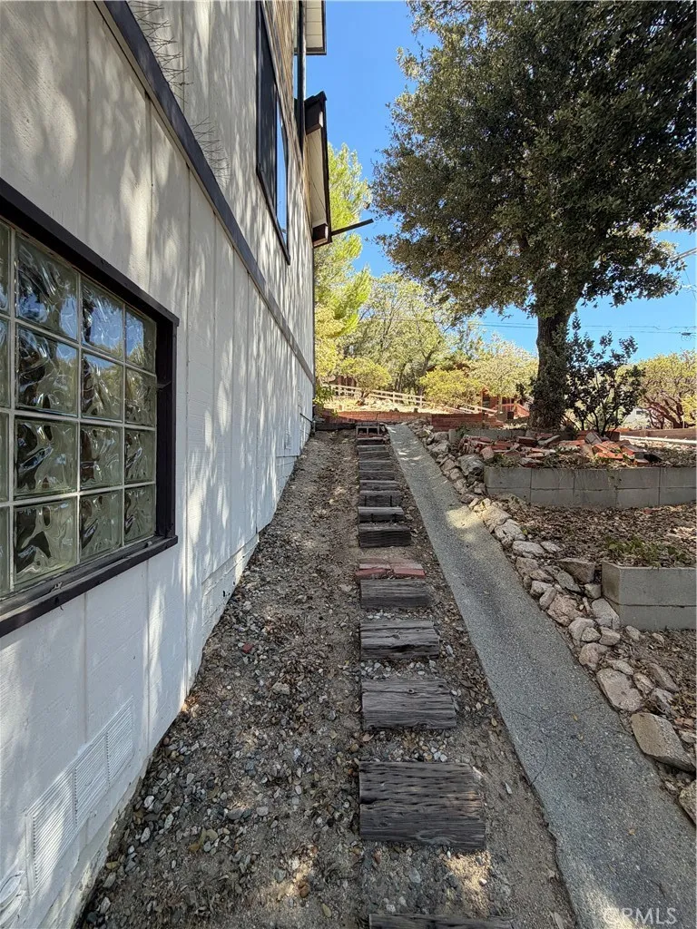 1228 Acadia Lake Arrowhead, CA 92352