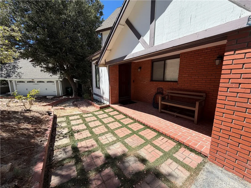 1228 Acadia Lake Arrowhead, CA 92352