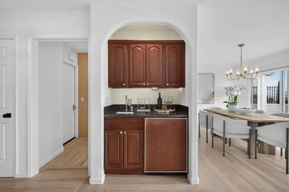 1516 Alturas Drive Burlingame, CA 94010