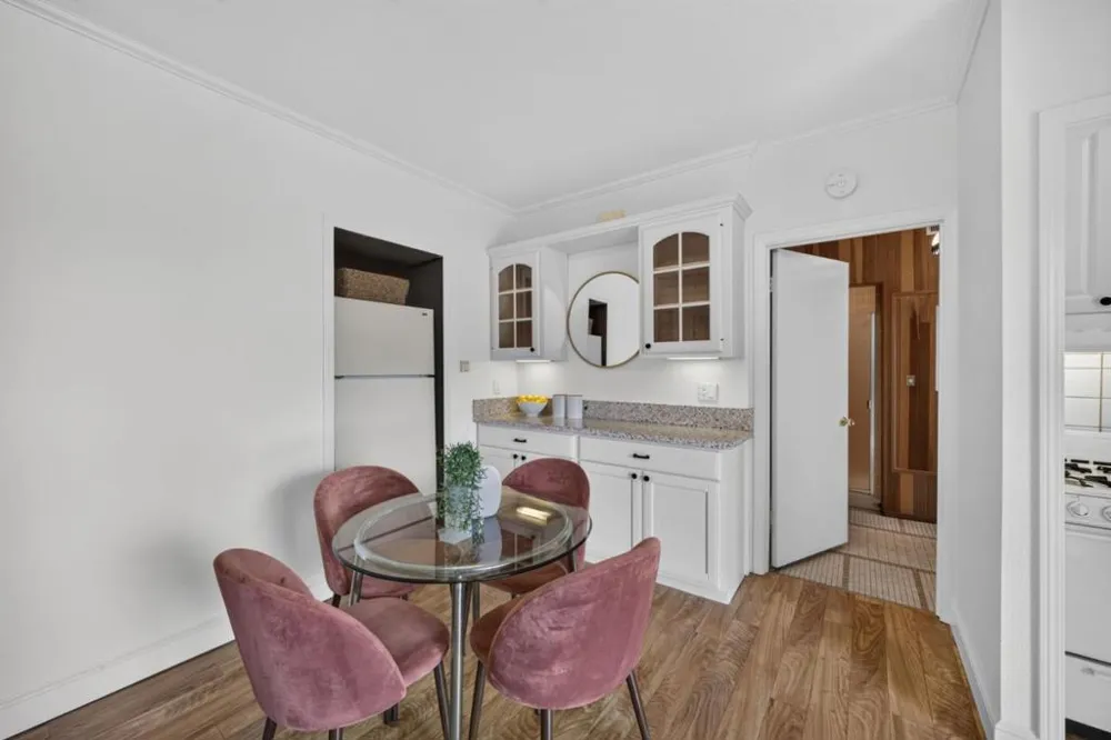 1516 Alturas Drive Burlingame, CA 94010