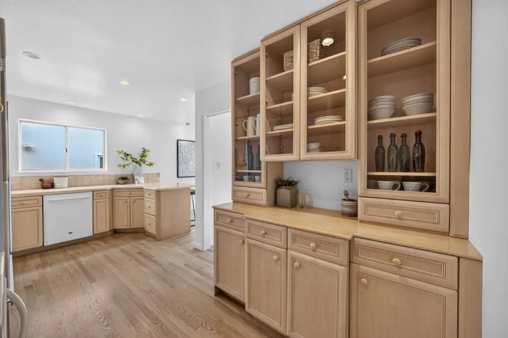 1516 Alturas Drive Burlingame, CA 94010