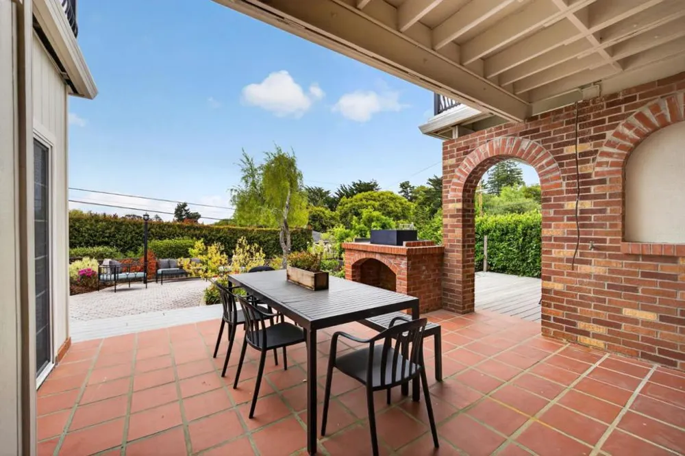 1516 Alturas Drive Burlingame, CA 94010