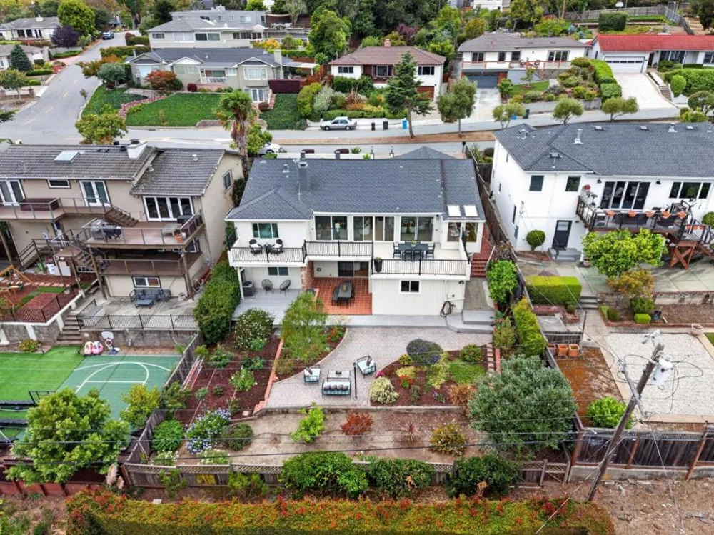 1516 Alturas Drive Burlingame, CA 94010