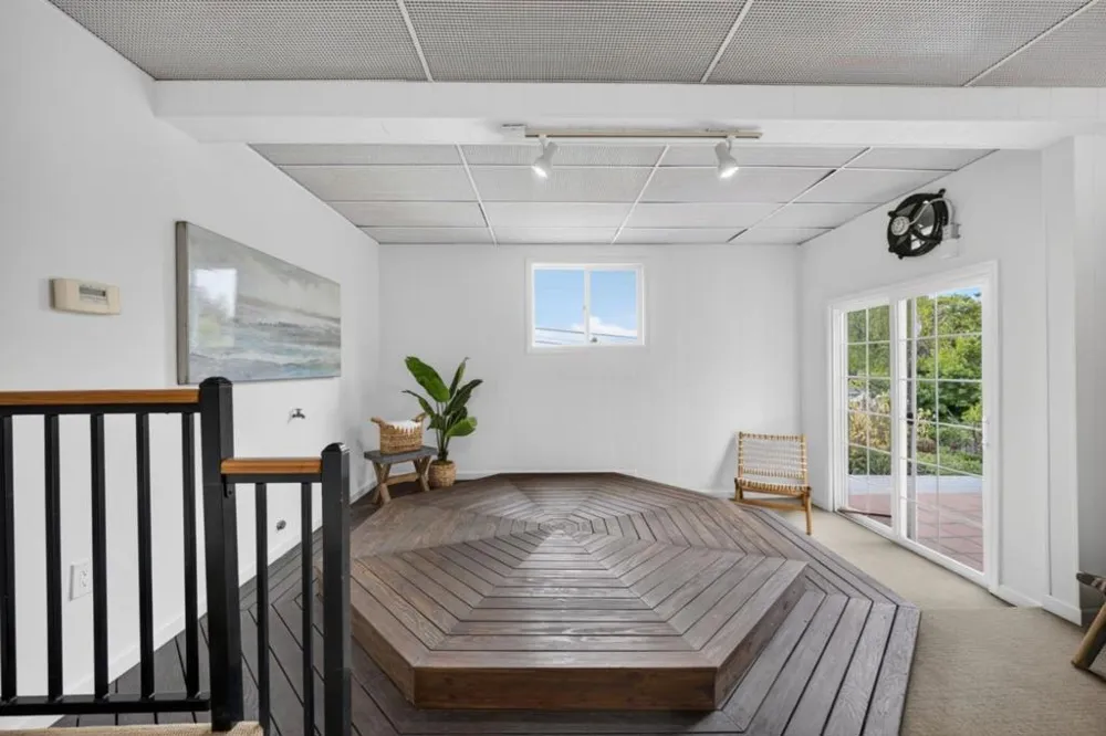 1516 Alturas Drive Burlingame, CA 94010