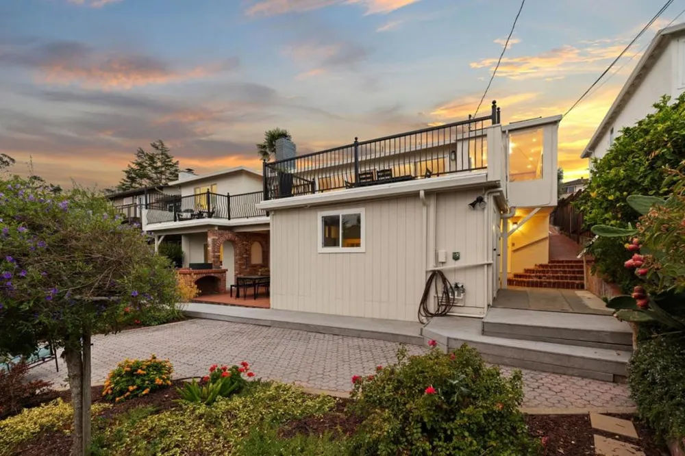 1516 Alturas Drive Burlingame, CA 94010
