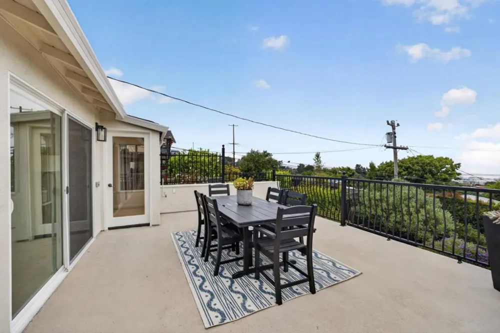 1516 Alturas Drive Burlingame, CA 94010