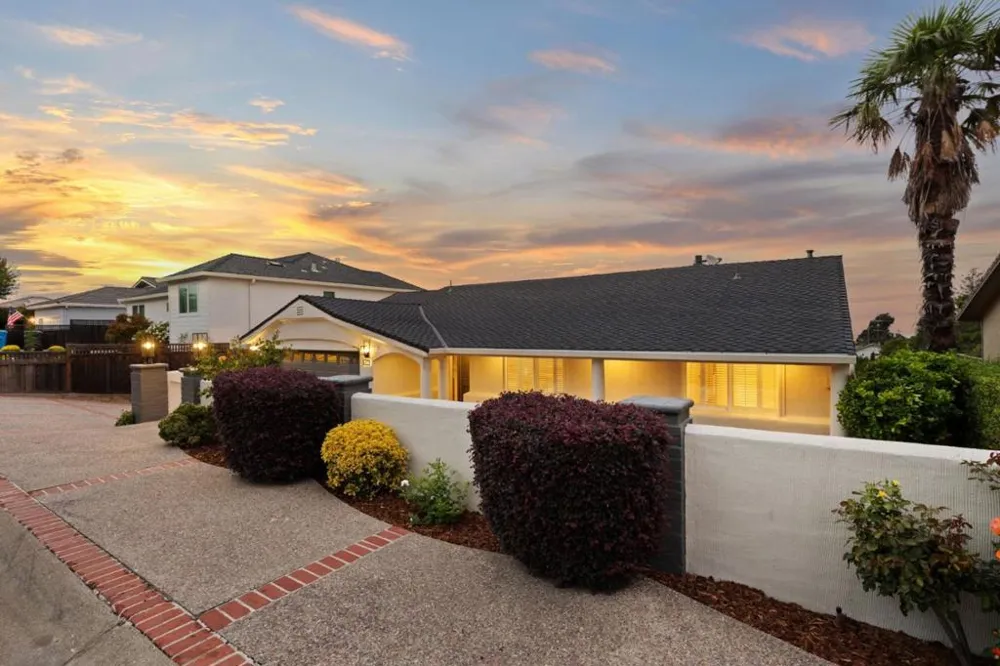 1516 Alturas Drive Burlingame, CA 94010