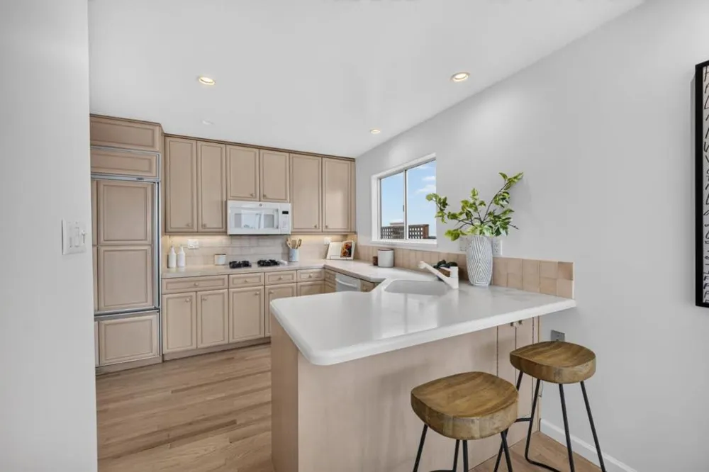 1516 Alturas Drive Burlingame, CA 94010