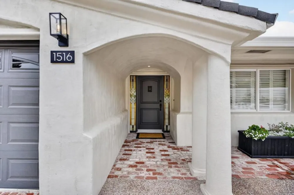 1516 Alturas Drive Burlingame, CA 94010