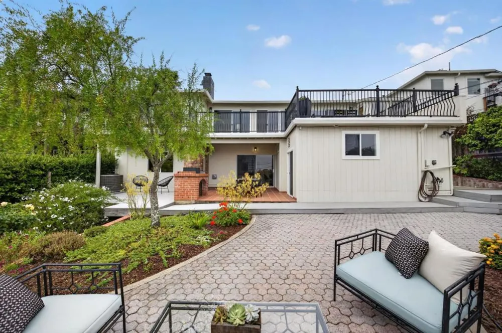 1516 Alturas Drive Burlingame, CA 94010