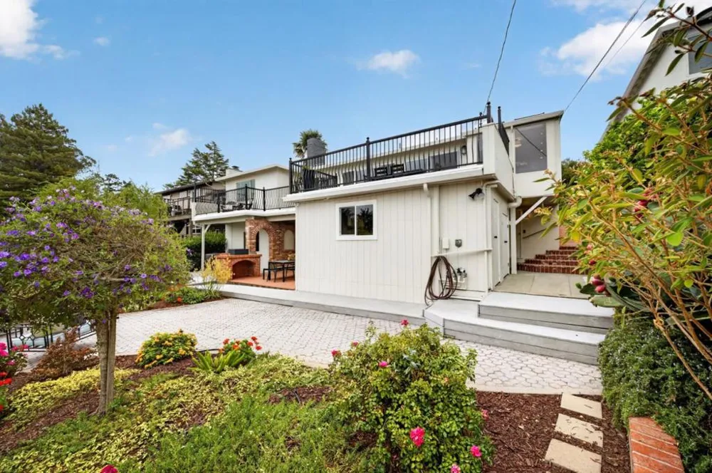 1516 Alturas Drive Burlingame, CA 94010