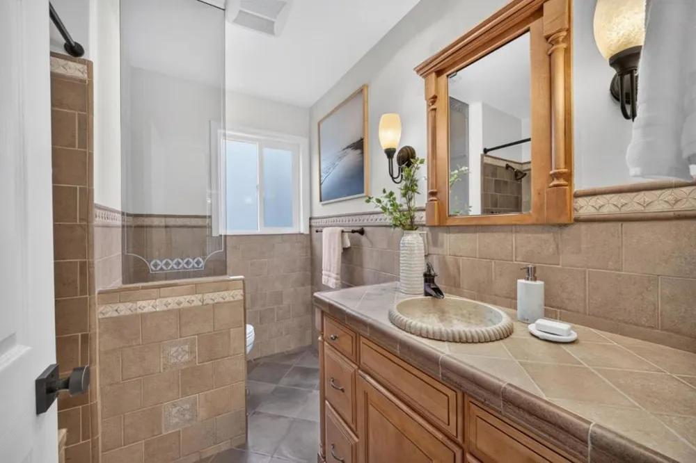 1516 Alturas Drive Burlingame, CA 94010
