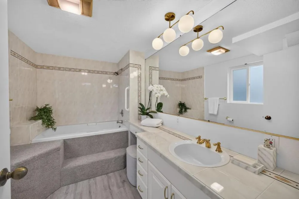 1516 Alturas Drive Burlingame, CA 94010