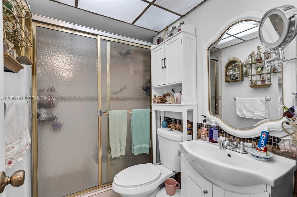 10442 Sunrise Lakes Blvd #312 Sunrise, FL 33322
