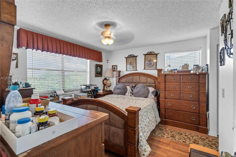 10442 Sunrise Lakes Blvd #312 Sunrise, FL 33322