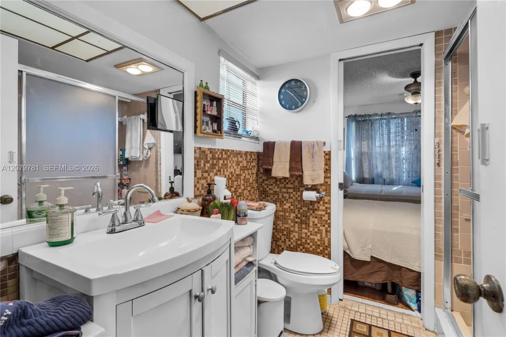 10442 Sunrise Lakes Blvd #312 Sunrise, FL 33322