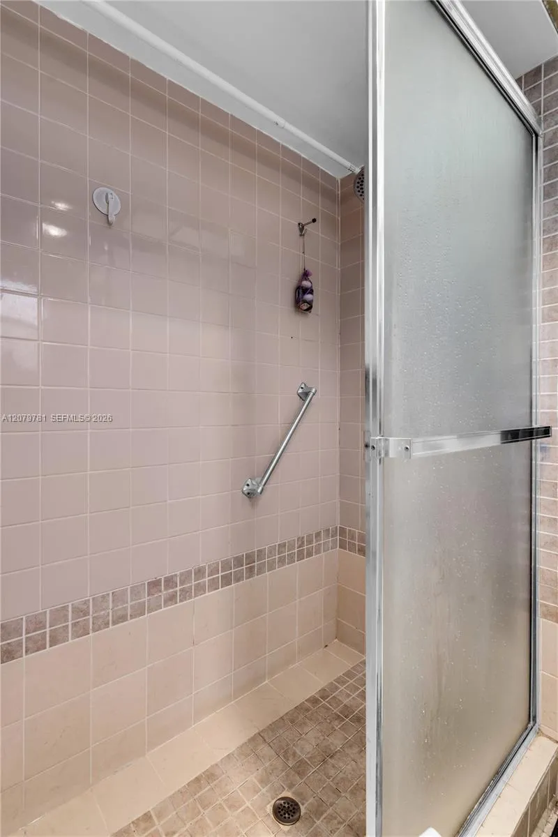10442 Sunrise Lakes Blvd #312 Sunrise, FL 33322