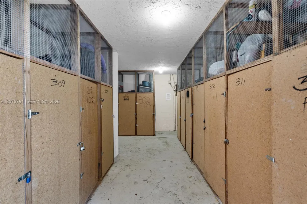 10442 Sunrise Lakes Blvd #312 Sunrise, FL 33322