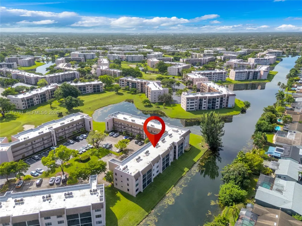 10442 Sunrise Lakes Blvd #312 Sunrise, FL 33322