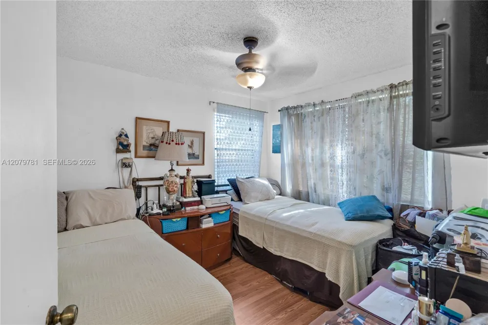 10442 Sunrise Lakes Blvd #312 Sunrise, FL 33322