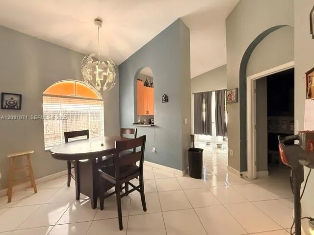 2240 NE 37th Rd Homestead, FL 33033
