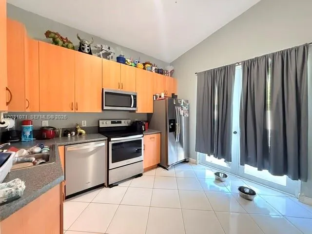 2240 NE 37th Rd Homestead, FL 33033