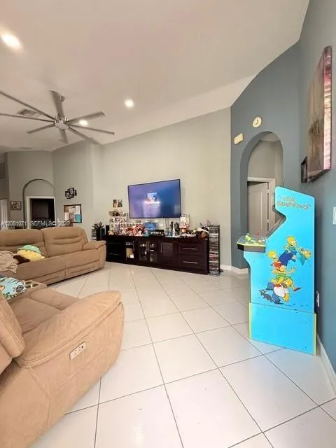 2240 NE 37th Rd Homestead, FL 33033