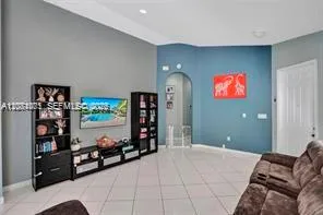 2240 NE 37th Rd Homestead, FL 33033