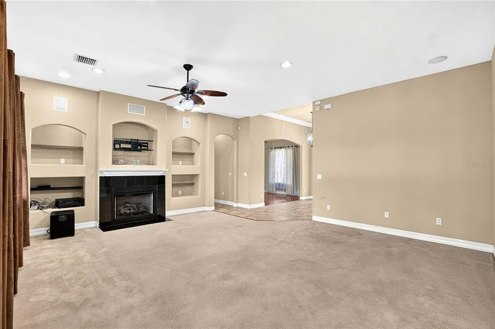 13975 MCINTOSH ROAD Thonotosassa, FL 33592