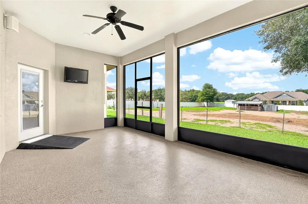 13975 MCINTOSH ROAD Thonotosassa, FL 33592