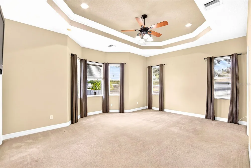 13975 MCINTOSH ROAD Thonotosassa, FL 33592