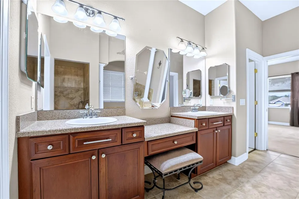 13975 MCINTOSH ROAD Thonotosassa, FL 33592