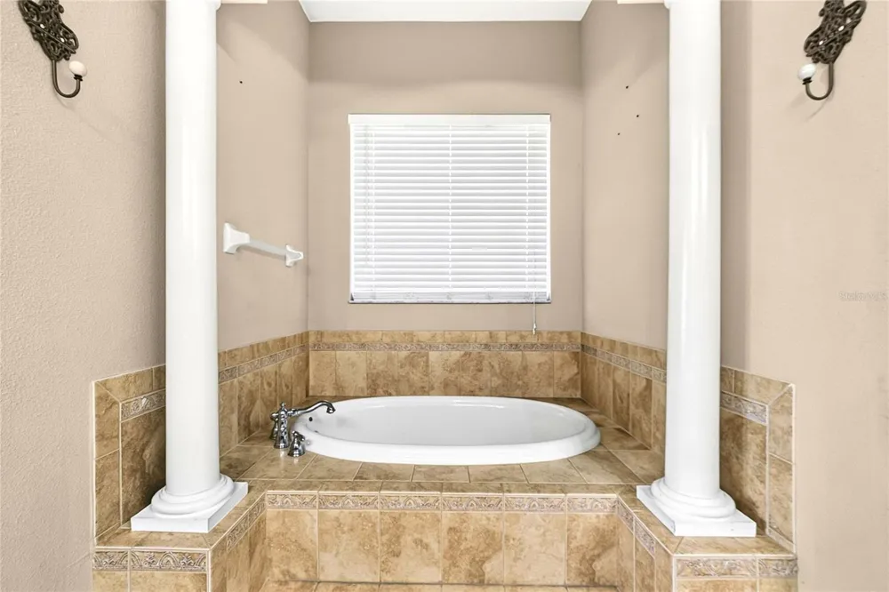 13975 MCINTOSH ROAD Thonotosassa, FL 33592