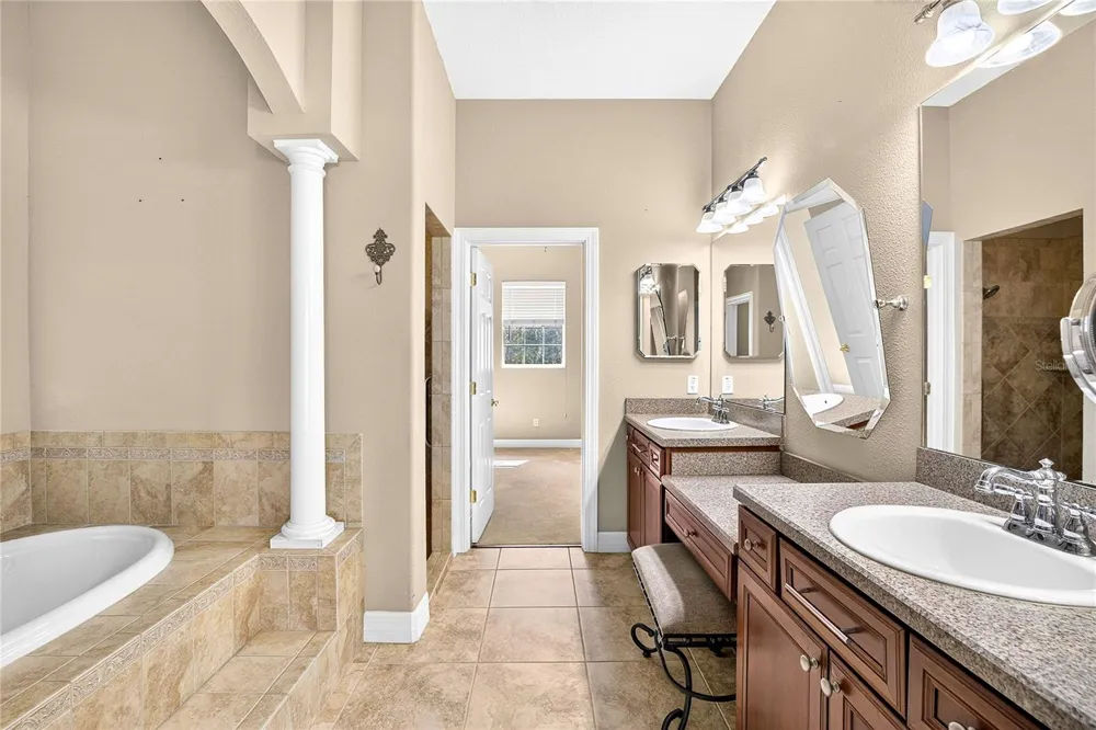 13975 MCINTOSH ROAD Thonotosassa, FL 33592