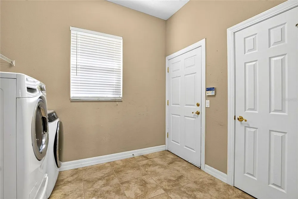 13975 MCINTOSH ROAD Thonotosassa, FL 33592