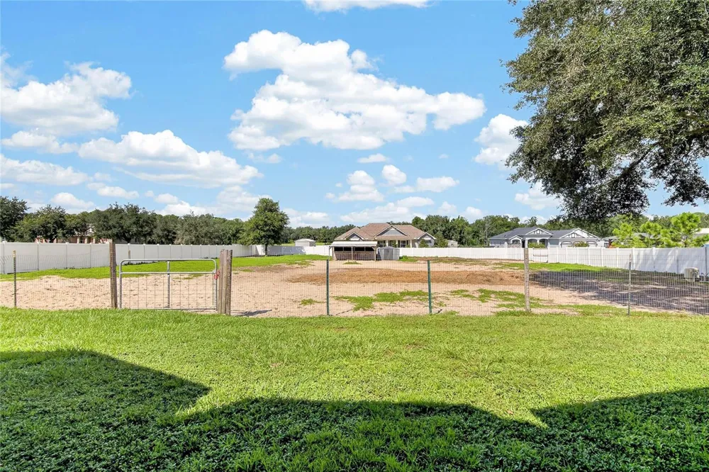 13975 MCINTOSH ROAD Thonotosassa, FL 33592