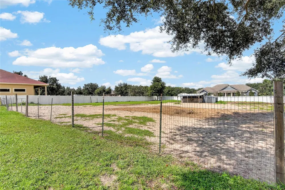 13975 MCINTOSH ROAD Thonotosassa, FL 33592