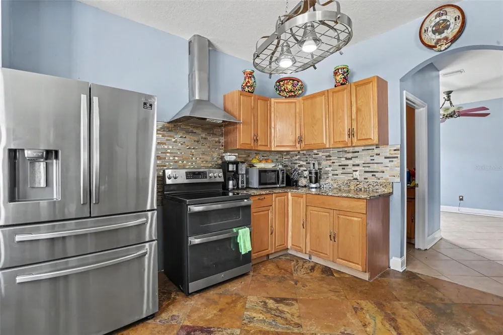 8910 BRIDGEFORD OAKS DRIVE Temple Terrace, FL 33637