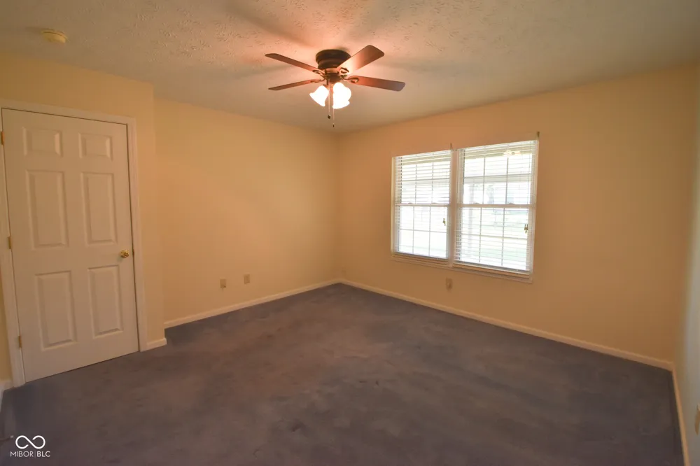1295 Worcester Way Greenfield, IN 46140