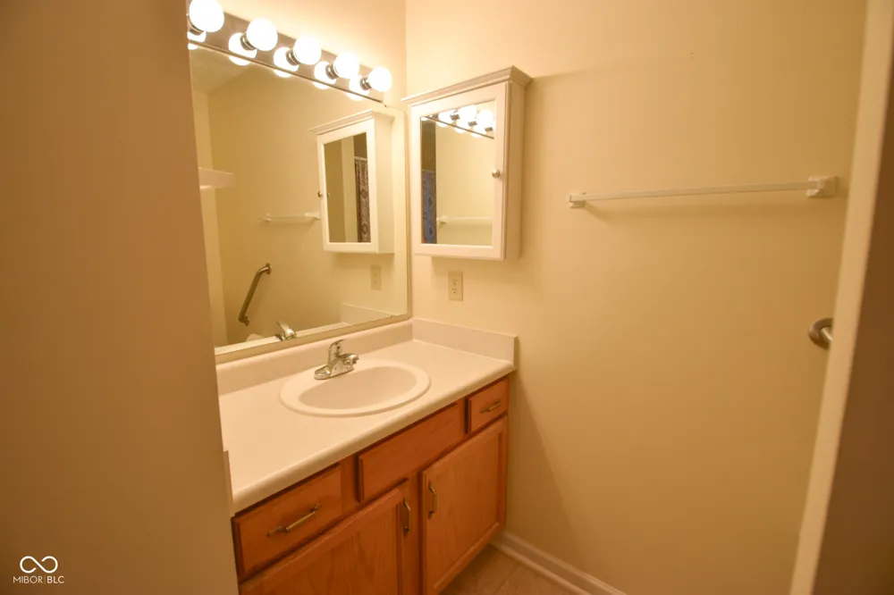 1295 Worcester Way Greenfield, IN 46140
