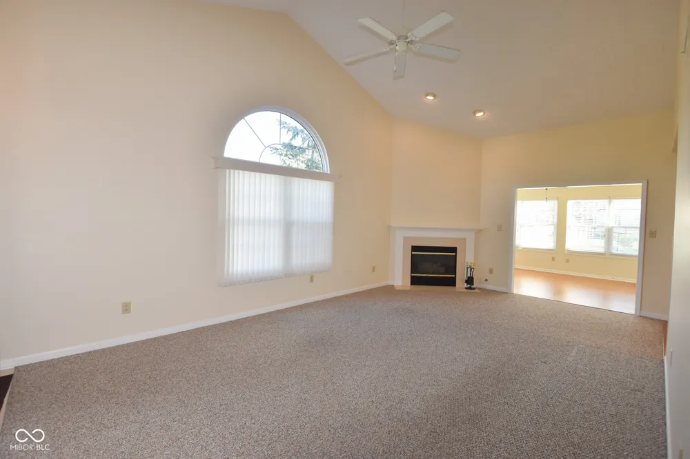 1295 Worcester Way Greenfield, IN 46140