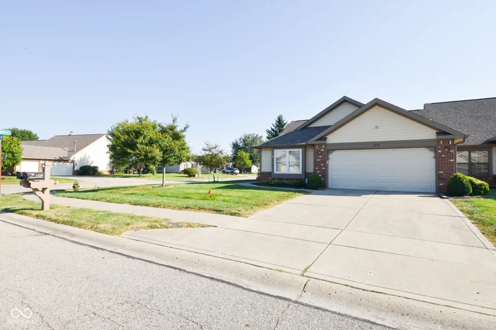 1295 Worcester Way Greenfield, IN 46140