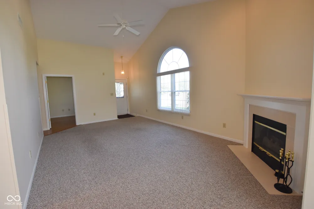 1295 Worcester Way Greenfield, IN 46140