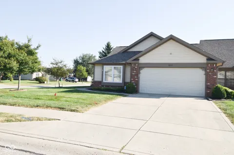 1295 Worcester Way
