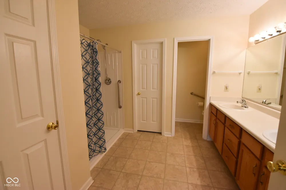 1295 Worcester Way Greenfield, IN 46140