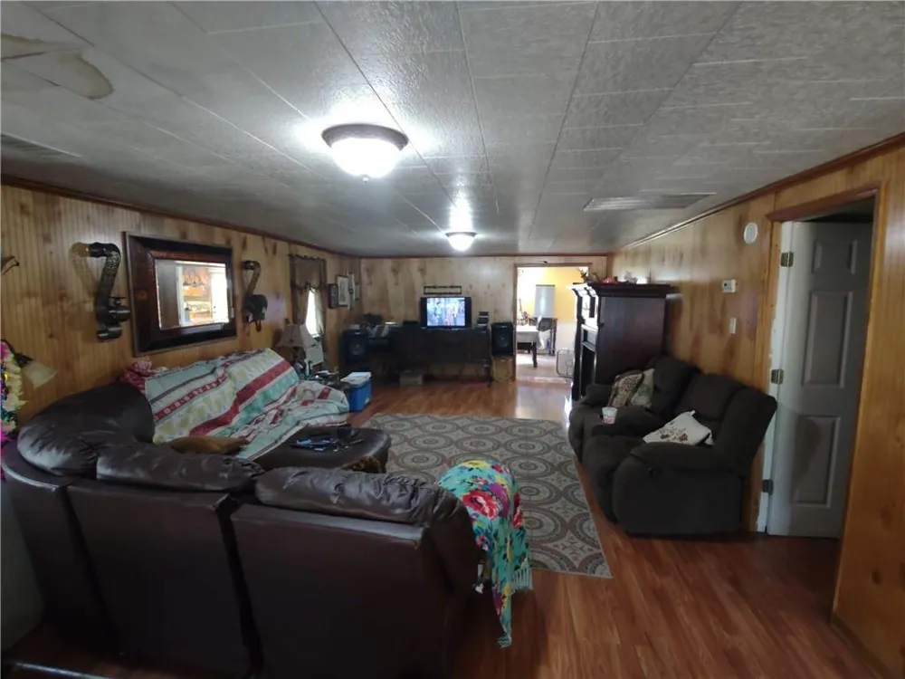 940 County Road 387 Cedar Bluff, AL 35959